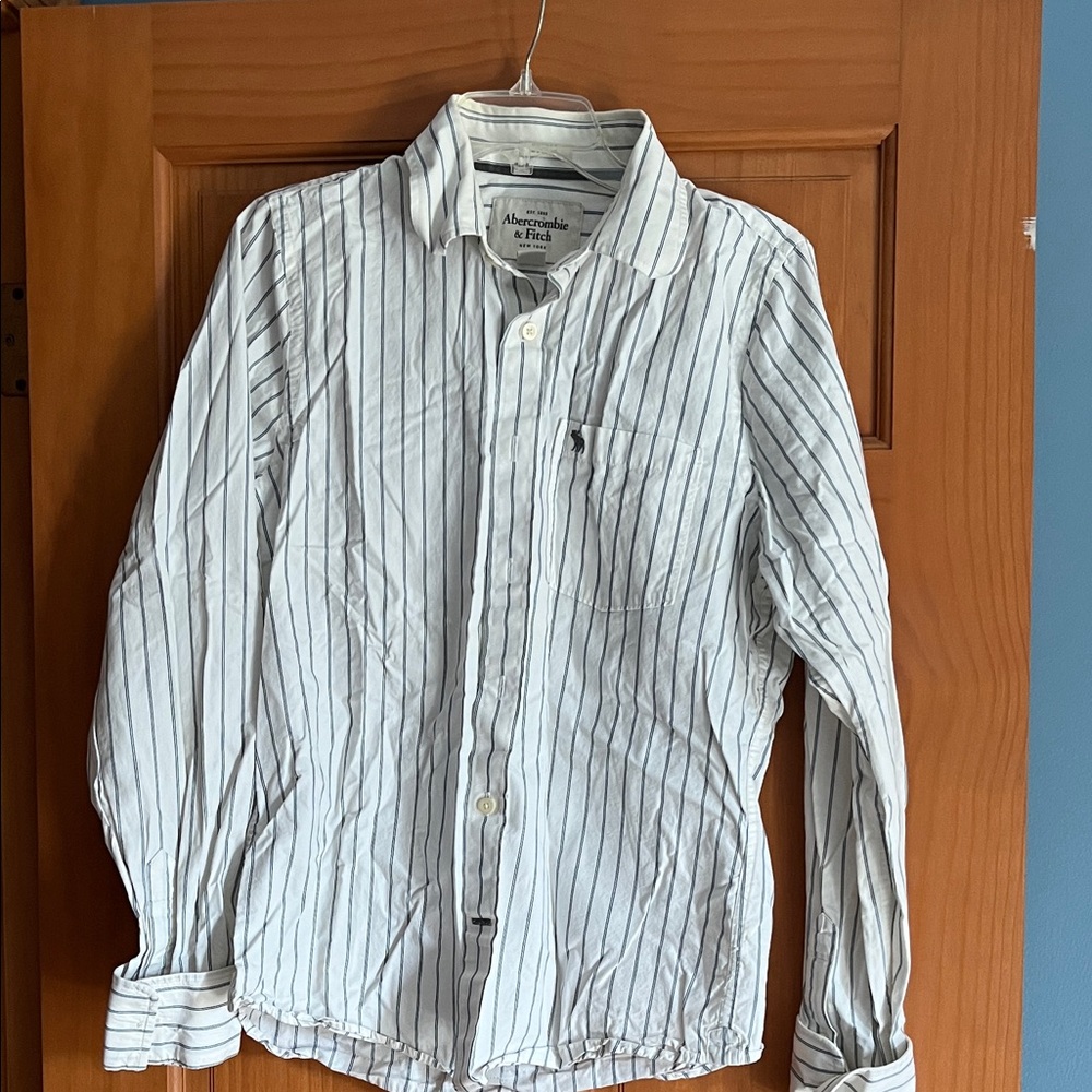 Abercrombie & Fitch Men's White and navy Striped Shirt